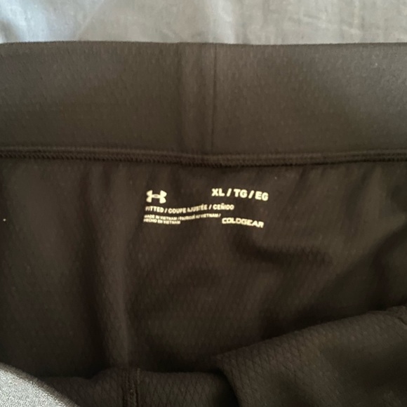 Underarmour Base Layer Bottoms - Picture 5 of 6